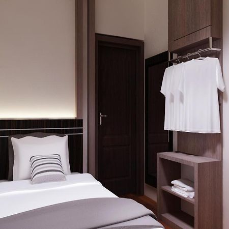 Neotel Hotel City Centre Tanjung Redep Exterior photo