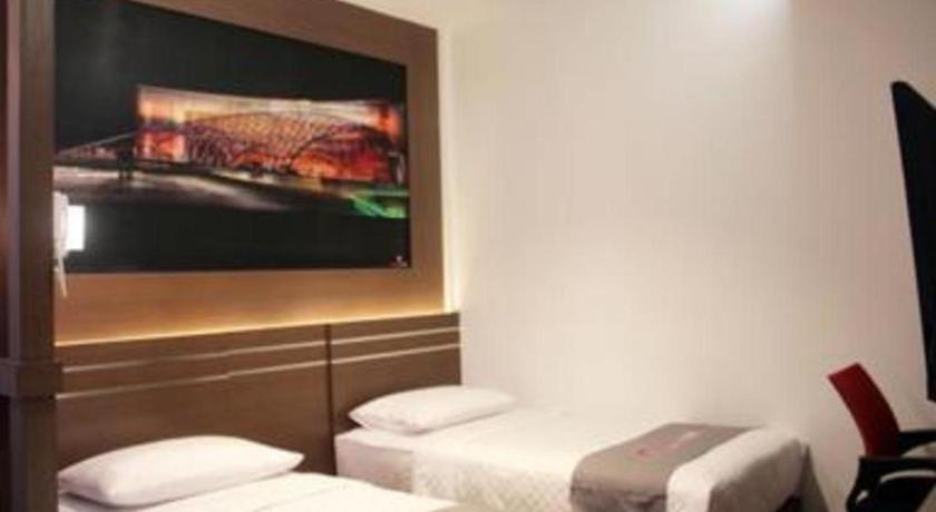 Neotel Hotel City Centre Tanjung Redep Exterior photo