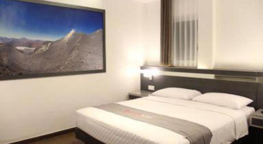 Neotel Hotel City Centre Tanjung Redep Exterior photo