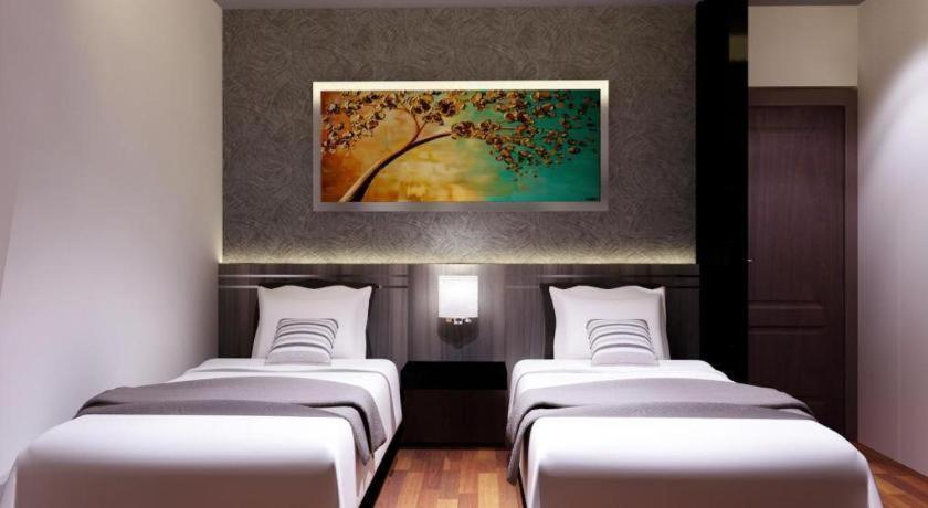 Neotel Hotel City Centre Tanjung Redep Exterior photo